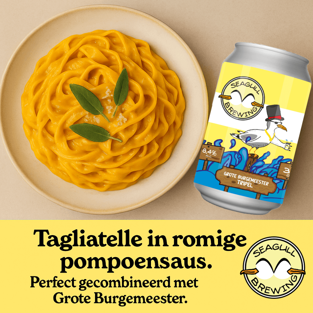 Een bord met tagliatelle pasta in een oranjekleurige pompoensaus en een blikje Grote Burgemeester tripel van Seagull Brewing